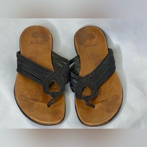 Merrell Black and Tan Leather Thong Sandals